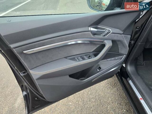 Черный Ауди E-Tron, объемом двигателя 0 л и пробегом 43 тыс. км за 45999 $, фото 42 на Automoto.ua