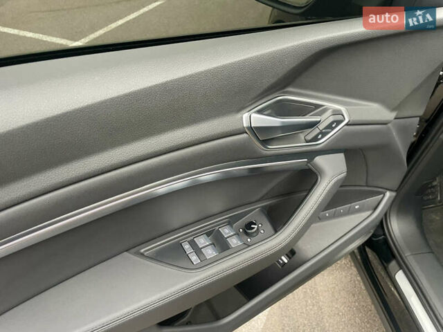 Черный Ауди E-Tron, объемом двигателя 0 л и пробегом 39 тыс. км за 39950 $, фото 51 на Automoto.ua