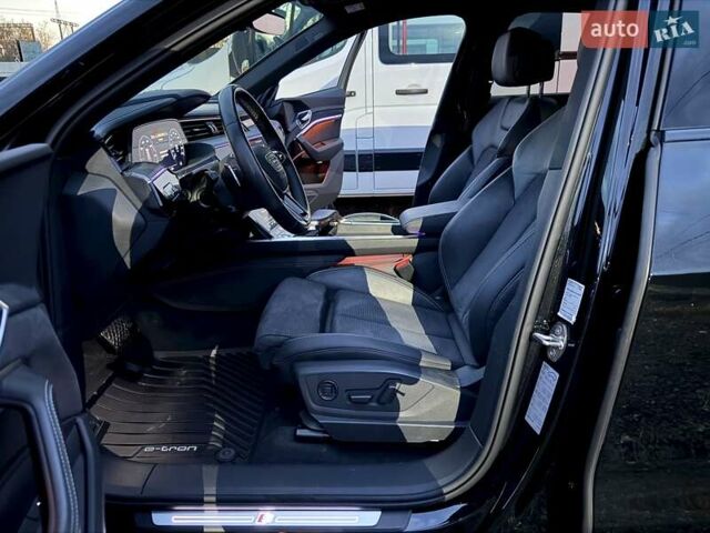 Чорний Ауді E-Tron, об'ємом двигуна 0 л та пробігом 103 тис. км за 36600 $, фото 15 на Automoto.ua