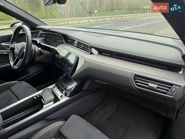 Черный Ауди E-Tron, объемом двигателя 0 л и пробегом 43 тыс. км за 45999 $, фото 77 на Automoto.ua