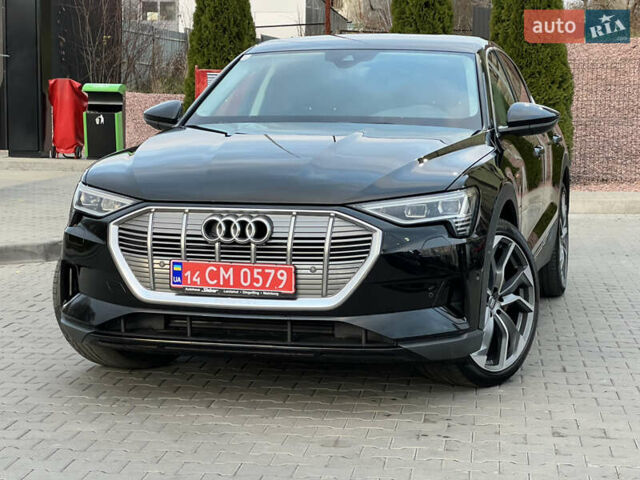 Чорний Ауді E-Tron, об'ємом двигуна 0 л та пробігом 112 тис. км за 33900 $, фото 1 на Automoto.ua