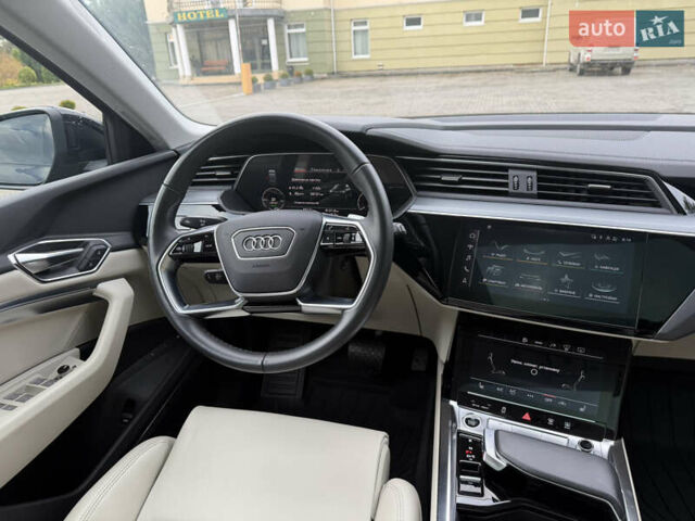 Черный Ауди E-Tron, объемом двигателя 0 л и пробегом 56 тыс. км за 40890 $, фото 28 на Automoto.ua