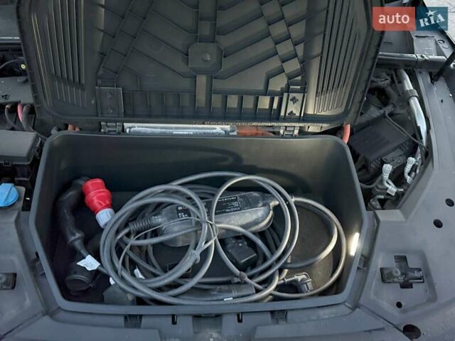 Черный Ауди E-Tron, объемом двигателя 0 л и пробегом 68 тыс. км за 45000 $, фото 26 на Automoto.ua