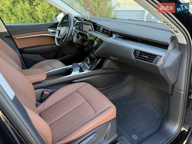 Чорний Ауді E-Tron, об'ємом двигуна 0 л та пробігом 79 тис. км за 29999 $, фото 36 на Automoto.ua