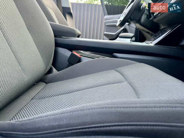 Черный Ауди E-Tron, объемом двигателя 0 л и пробегом 97 тыс. км за 30900 $, фото 53 на Automoto.ua