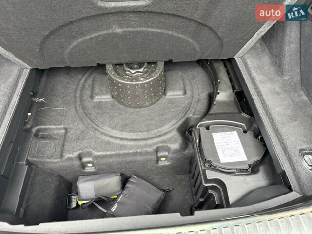 Черный Ауди E-Tron, объемом двигателя 0 л и пробегом 64 тыс. км за 31700 $, фото 30 на Automoto.ua