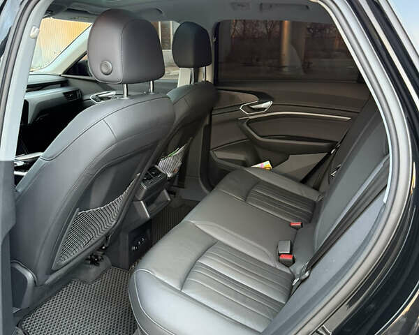 Черный Ауди E-Tron, объемом двигателя 0 л и пробегом 62 тыс. км за 36200 $, фото 27 на Automoto.ua