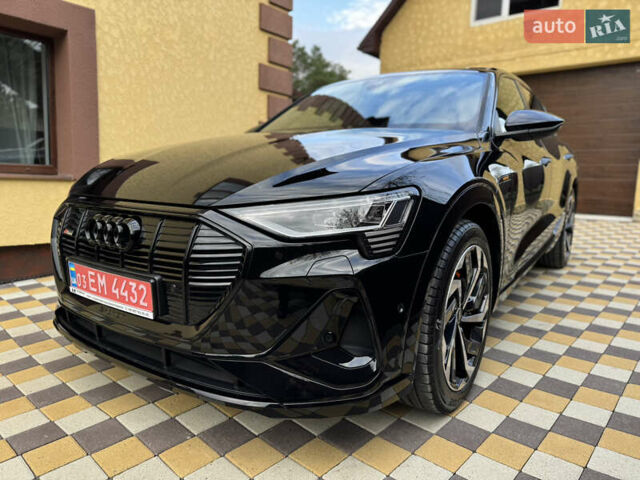 Черный Ауди E-Tron, объемом двигателя 0 л и пробегом 38 тыс. км за 41999 $, фото 1 на Automoto.ua