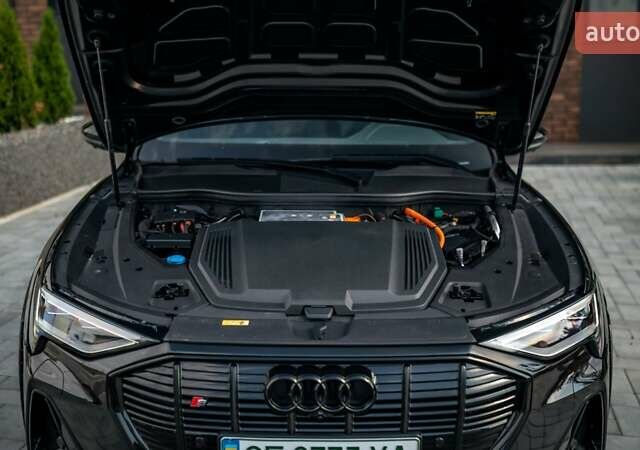 Черный Ауди E-Tron, объемом двигателя 0 л и пробегом 25 тыс. км за 55000 $, фото 65 на Automoto.ua