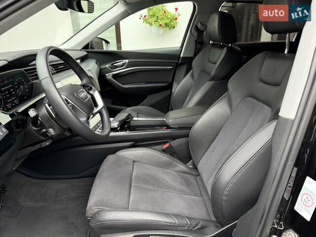 Черный Ауди E-Tron, объемом двигателя 0 л и пробегом 64 тыс. км за 31700 $, фото 26 на Automoto.ua