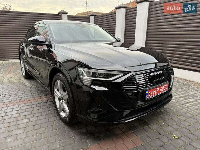 Черный Ауди E-Tron, объемом двигателя 0 л и пробегом 64 тыс. км за 31700 $, фото 57 на Automoto.ua
