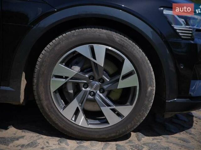 Чорний Ауді E-Tron, об'ємом двигуна 0 л та пробігом 47 тис. км за 32900 $, фото 49 на Automoto.ua