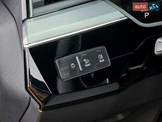 Черный Ауди E-Tron, объемом двигателя 0 л и пробегом 40 тыс. км за 48888 $, фото 26 на Automoto.ua