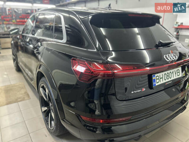 Чорний Ауді E-Tron, об'ємом двигуна 0 л та пробігом 57 тис. км за 41500 $, фото 7 на Automoto.ua