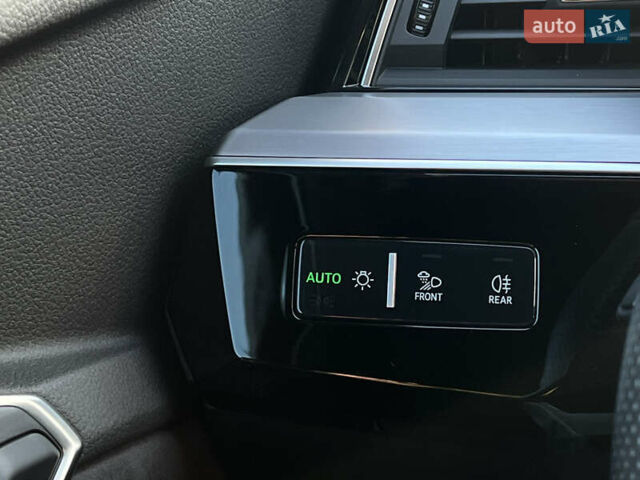 Черный Ауди E-Tron, объемом двигателя 0 л и пробегом 32 тыс. км за 47561 $, фото 58 на Automoto.ua