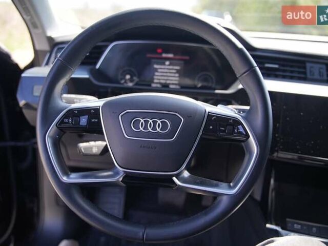 Чорний Ауді E-Tron, об'ємом двигуна 0 л та пробігом 47 тис. км за 32900 $, фото 32 на Automoto.ua