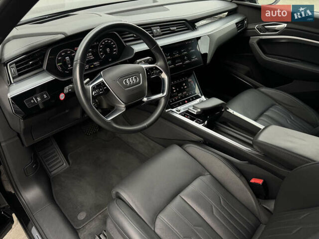 Черный Ауди E-Tron, объемом двигателя 0 л и пробегом 100 тыс. км за 38500 $, фото 8 на Automoto.ua