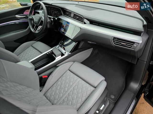Черный Ауди E-Tron, объемом двигателя 0 л и пробегом 40 тыс. км за 48888 $, фото 40 на Automoto.ua