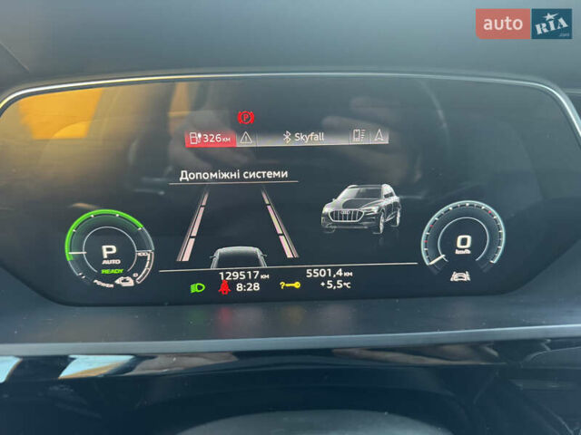 Черный Ауди E-Tron, объемом двигателя 0 л и пробегом 129 тыс. км за 27499 $, фото 25 на Automoto.ua