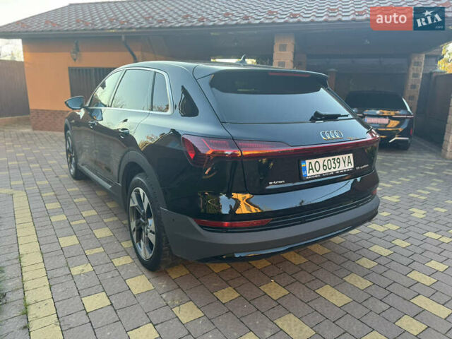 Черный Ауди E-Tron, объемом двигателя 0 л и пробегом 129 тыс. км за 27777 $, фото 5 на Automoto.ua