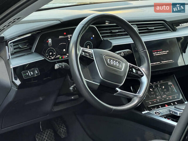 Чорний Ауді E-Tron, об'ємом двигуна 0 л та пробігом 112 тис. км за 33900 $, фото 10 на Automoto.ua