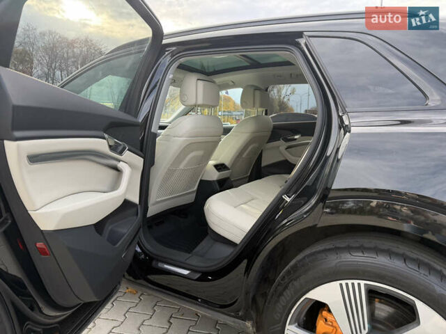 Черный Ауди E-Tron, объемом двигателя 0 л и пробегом 56 тыс. км за 40890 $, фото 24 на Automoto.ua