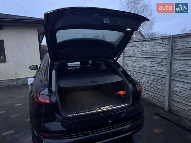 Чорний Ауді E-Tron, об'ємом двигуна 0 л та пробігом 142 тис. км за 29950 $, фото 18 на Automoto.ua