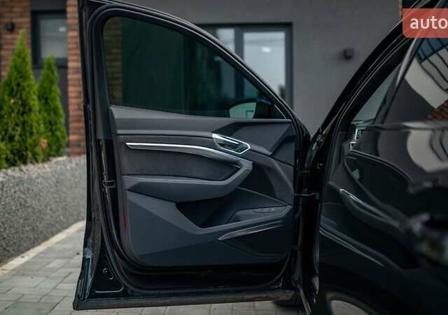 Черный Ауди E-Tron, объемом двигателя 0 л и пробегом 25 тыс. км за 55000 $, фото 59 на Automoto.ua