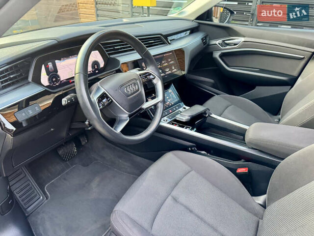 Черный Ауди E-Tron, объемом двигателя 0 л и пробегом 97 тыс. км за 30900 $, фото 34 на Automoto.ua