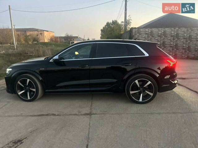 Чорний Ауді E-Tron, об'ємом двигуна 0 л та пробігом 57 тис. км за 41500 $, фото 60 на Automoto.ua