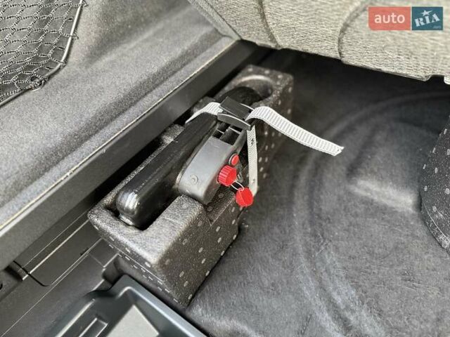 Черный Ауди E-Tron, объемом двигателя 0 л и пробегом 150 тыс. км за 31950 $, фото 141 на Automoto.ua