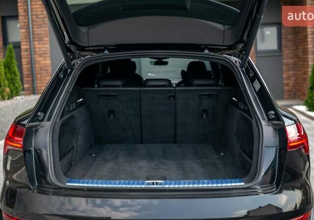 Черный Ауди E-Tron, объемом двигателя 0 л и пробегом 25 тыс. км за 55000 $, фото 61 на Automoto.ua