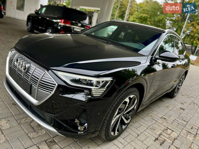Черный Ауди E-Tron, объемом двигателя 0 л и пробегом 31 тыс. км за 45500 $, фото 2 на Automoto.ua
