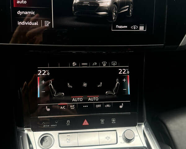 Чорний Ауді E-Tron, об'ємом двигуна 0 л та пробігом 89 тис. км за 35499 $, фото 35 на Automoto.ua