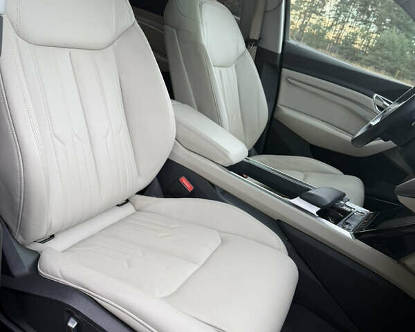 Черный Ауди E-Tron, объемом двигателя 0 л и пробегом 56 тыс. км за 40890 $, фото 36 на Automoto.ua