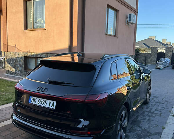 Черный Ауди E-Tron, объемом двигателя 0 л и пробегом 38 тыс. км за 35500 $, фото 17 на Automoto.ua