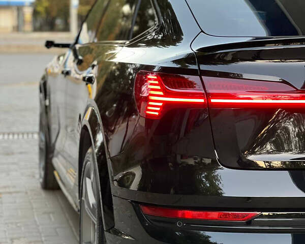 Черный Ауди E-Tron, объемом двигателя 0 л и пробегом 26 тыс. км за 49500 $, фото 16 на Automoto.ua