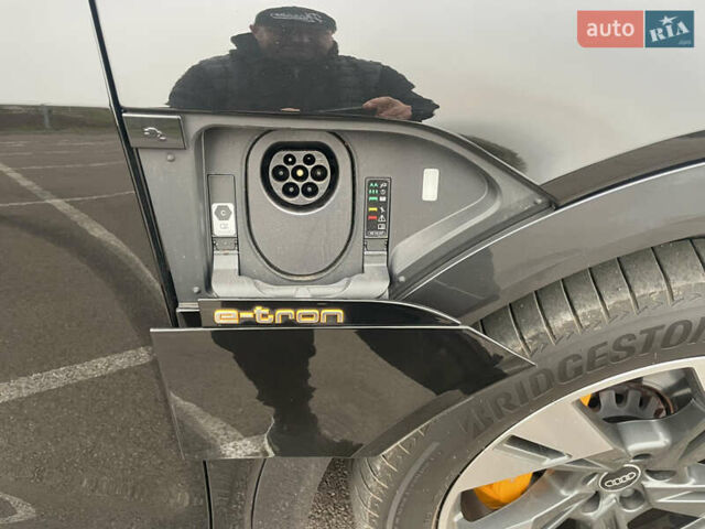 Черный Ауди E-Tron, объемом двигателя 0 л и пробегом 39 тыс. км за 39950 $, фото 72 на Automoto.ua