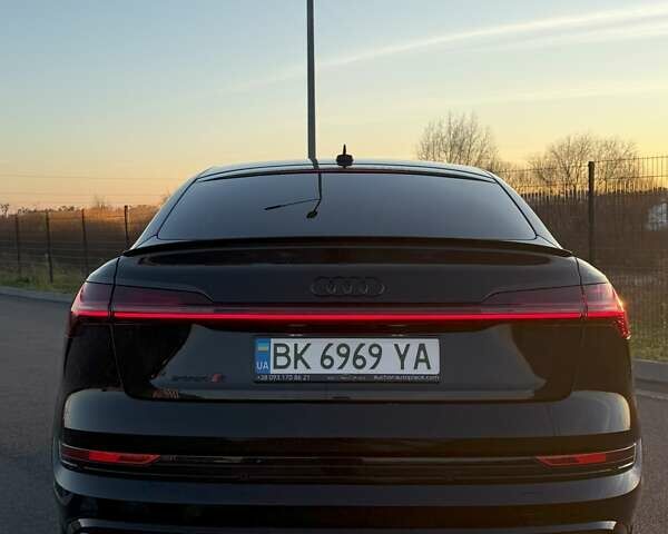 Черный Ауди E-Tron, объемом двигателя 0 л и пробегом 68 тыс. км за 45000 $, фото 9 на Automoto.ua