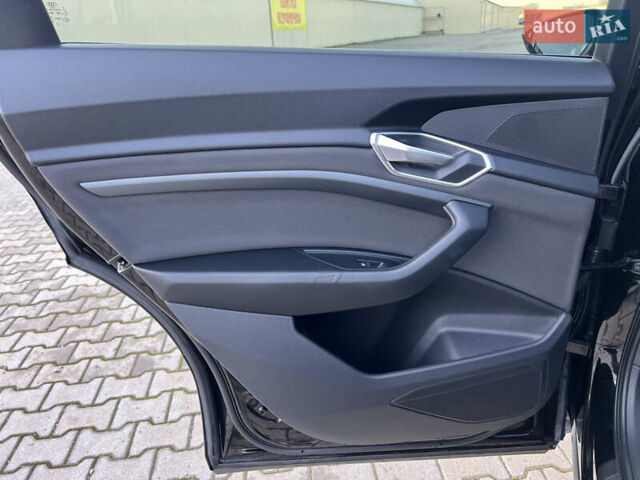 Черный Ауди E-Tron, объемом двигателя 0 л и пробегом 22 тыс. км за 29900 $, фото 13 на Automoto.ua