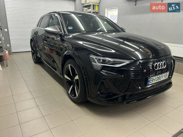 Чорний Ауді E-Tron, об'ємом двигуна 0 л та пробігом 57 тис. км за 41500 $, фото 2 на Automoto.ua