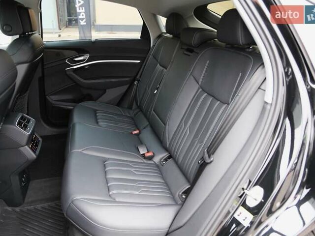 Чорний Ауді E-Tron, об'ємом двигуна 0 л та пробігом 78 тис. км за 43000 $, фото 9 на Automoto.ua