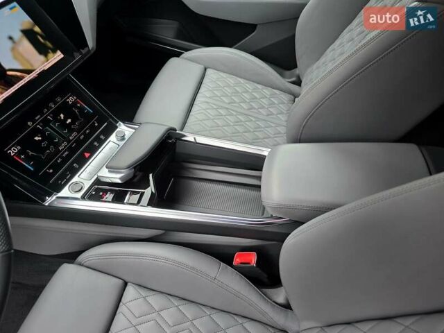 Черный Ауди E-Tron, объемом двигателя 0 л и пробегом 40 тыс. км за 48888 $, фото 29 на Automoto.ua
