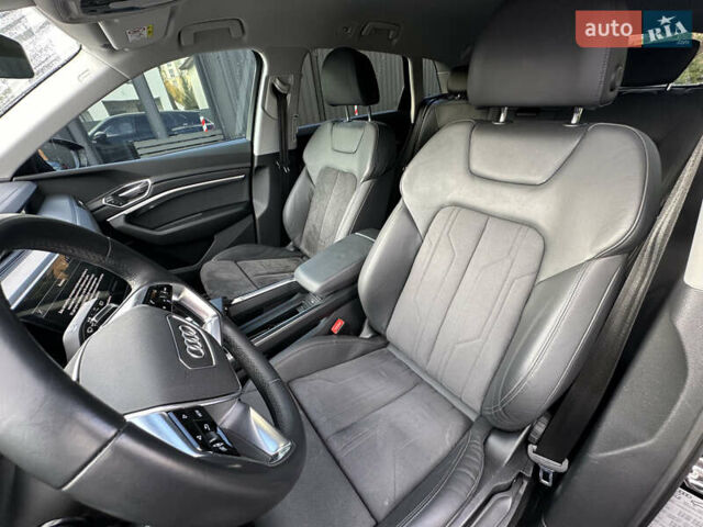 Черный Ауди E-Tron, объемом двигателя 0 л и пробегом 41 тыс. км за 38800 $, фото 16 на Automoto.ua