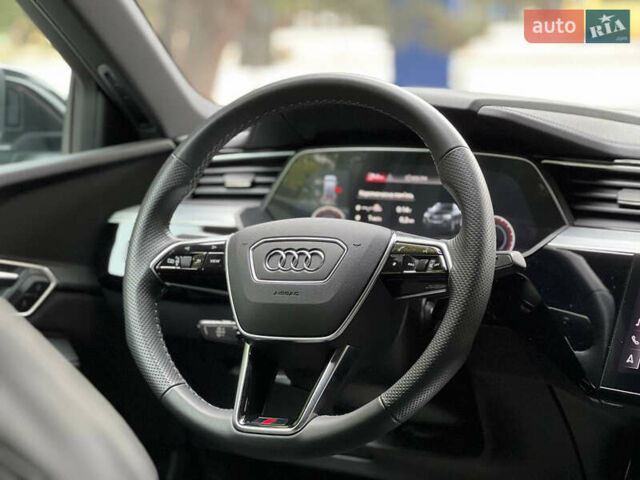 Черный Ауди E-Tron, объемом двигателя 0 л и пробегом 31 тыс. км за 45500 $, фото 35 на Automoto.ua