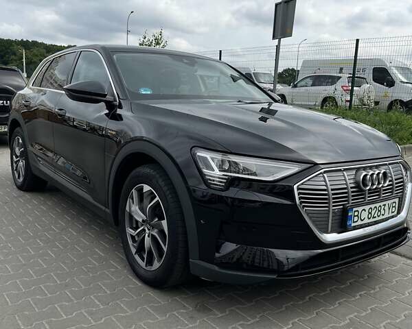 Чорний Ауді E-Tron, об'ємом двигуна 0 л та пробігом 60 тис. км за 33500 $, фото 1 на Automoto.ua