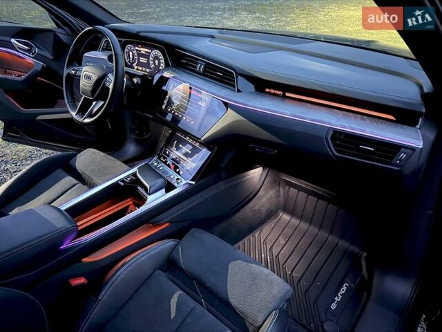 Чорний Ауді E-Tron, об'ємом двигуна 0 л та пробігом 103 тис. км за 36600 $, фото 26 на Automoto.ua