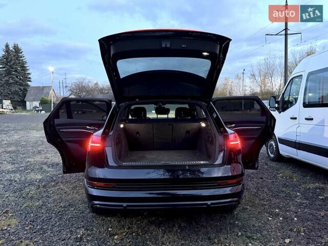 Чорний Ауді E-Tron, об'ємом двигуна 0 л та пробігом 103 тис. км за 36600 $, фото 12 на Automoto.ua