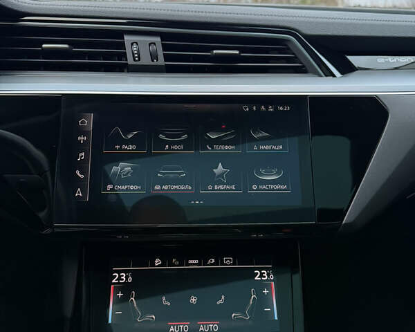 Черный Ауди E-Tron, объемом двигателя 0 л и пробегом 62 тыс. км за 36200 $, фото 24 на Automoto.ua