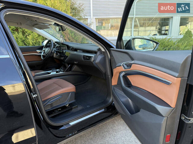 Чорний Ауді E-Tron, об'ємом двигуна 0 л та пробігом 79 тис. км за 29999 $, фото 29 на Automoto.ua